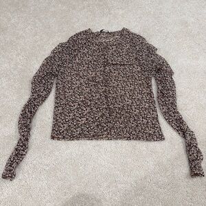 A&F dark floral sheer top
Long sleeved
Ruching detail